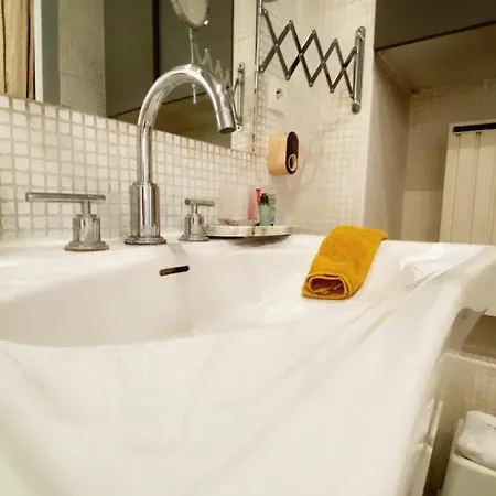 Lepic, Luxury Flat In Montmartre With Private Terrasse-appartement Entier Lejlighed Paris